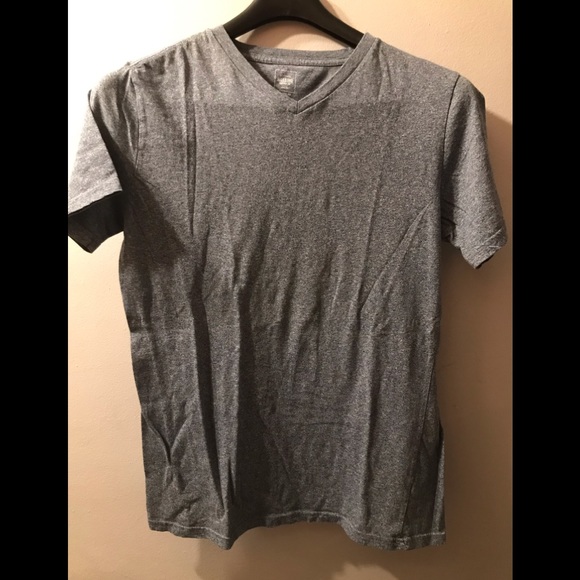 2  Mossimo V neck T shirt! Preowned in excellent condition - Picture 6 of 13